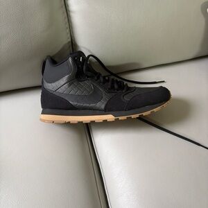 Nike Black Md Runner